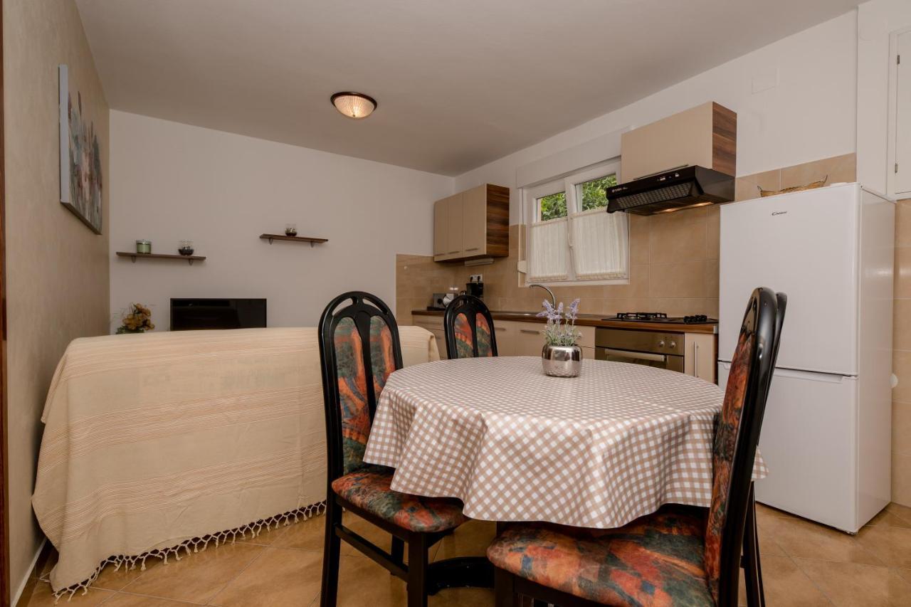 Apartmani Marica Beg Palit Bagian luar foto